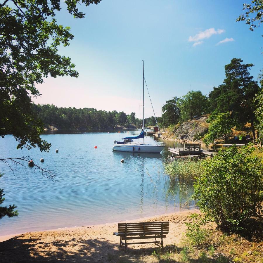 Villa Archipelago-House With Pool, Boat And Bikes à Djurhamn Extérieur photo